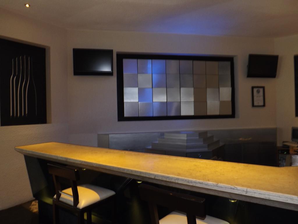 Hotel Royal Pedregal Meksyk Zewnętrze zdjęcie The bar at the 2012 Olympic Village