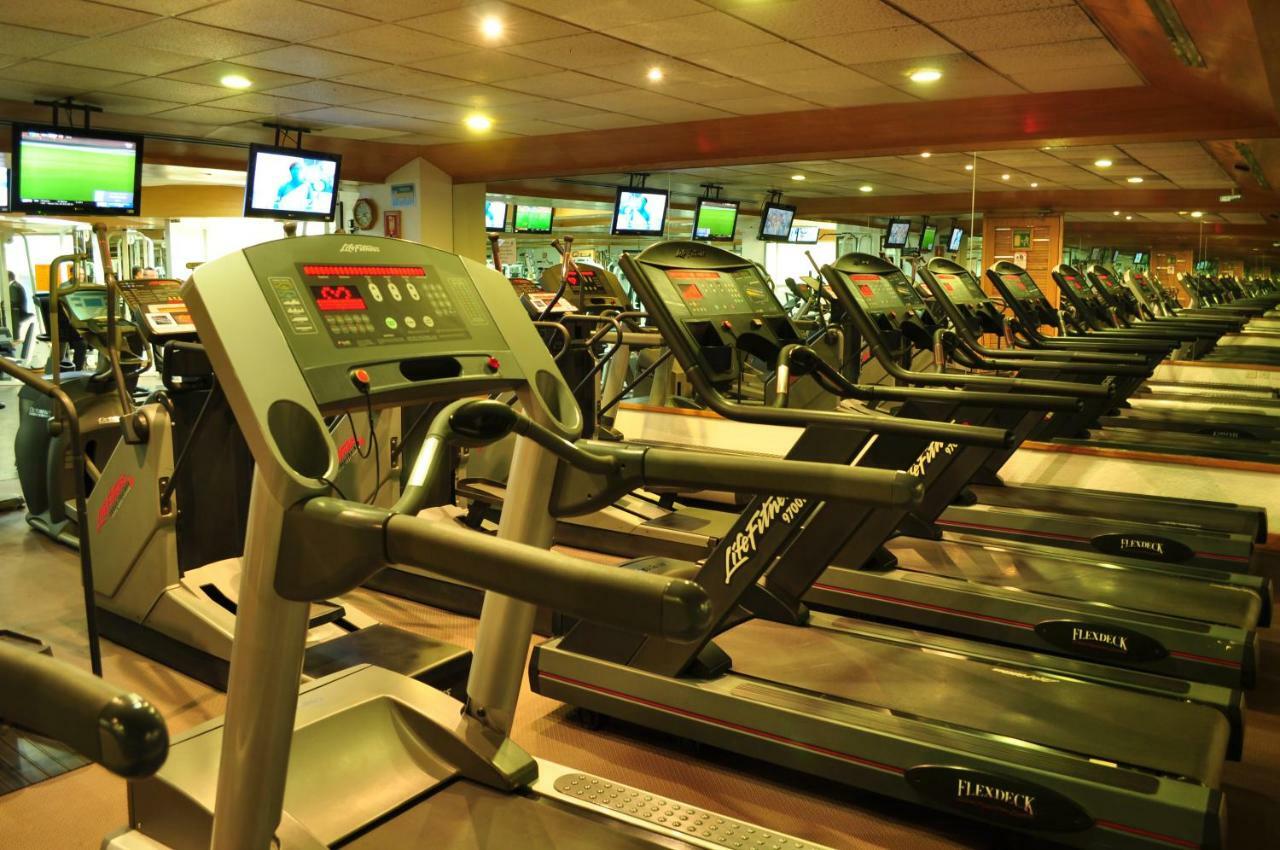 Hotel Royal Pedregal Meksyk Zewnętrze zdjęcie A row of treadmills